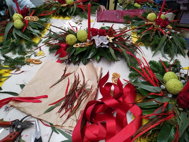 La Violeta Art Flora - Taller de centres nadalencs a Espinelves